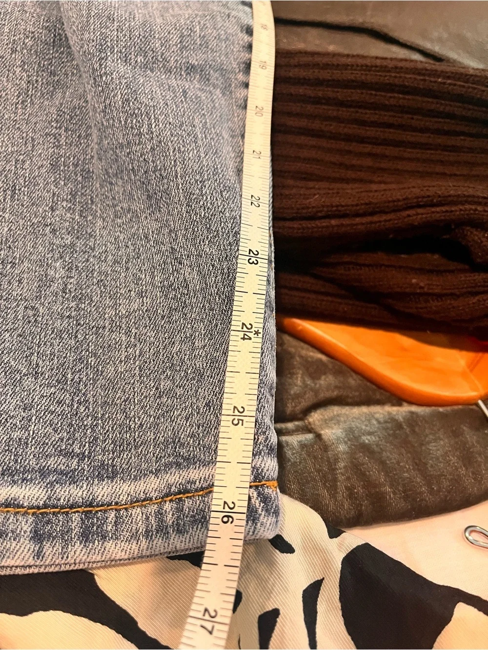 Judy Blue Size 11/30 Medium Wash Distressed Slim Fit Denim Jeans Stretchy Comfy - Picture 6 of 8